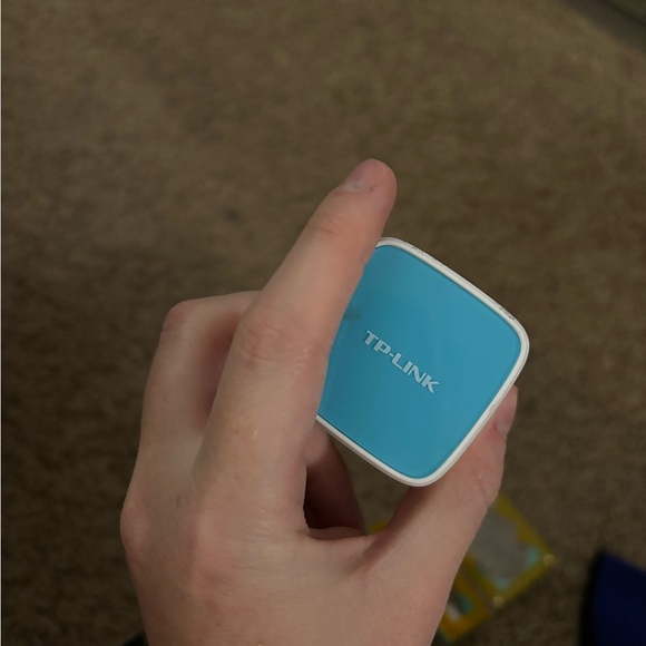 TP Link Back up battery charger - Picture 2 of 2